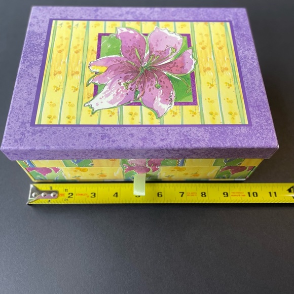 Stationery Box with Drawer plus 22 Cards, 22 Envelopes, & Decorations for Cards - Picture 2 of 6